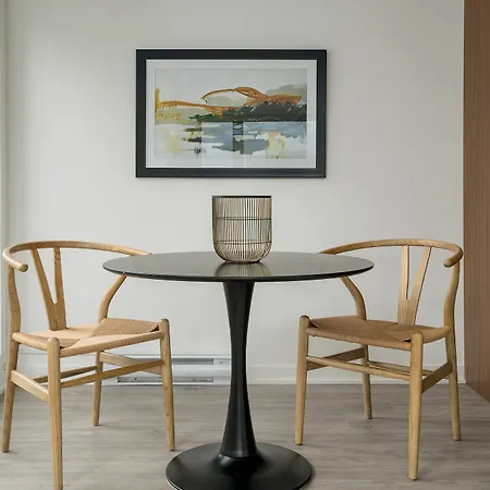 Sharp 1Br In Quartier Des Spectacles By Sonder-2
