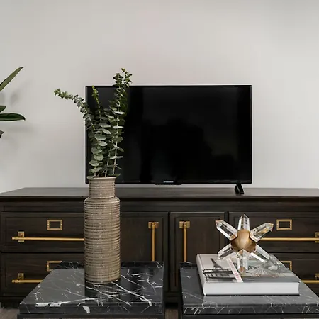 Quaint 1Br In Quartier Des Spectacles By Sonder-3