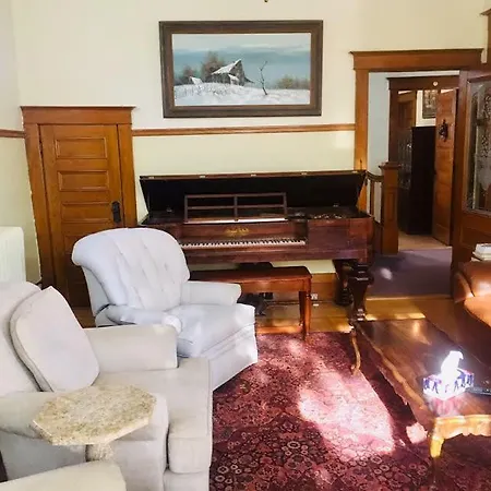 Le Petit Château Montebello B&B-3