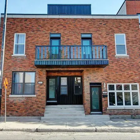 Spacious Townhouse With Rooftop Deck-2