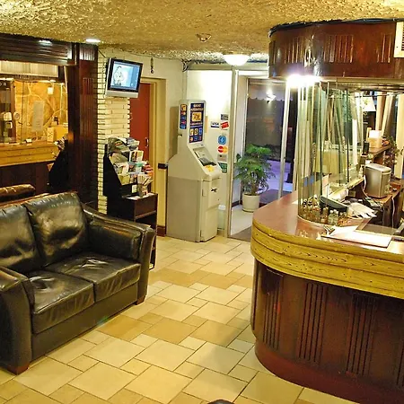 Chomedey Inn-3
