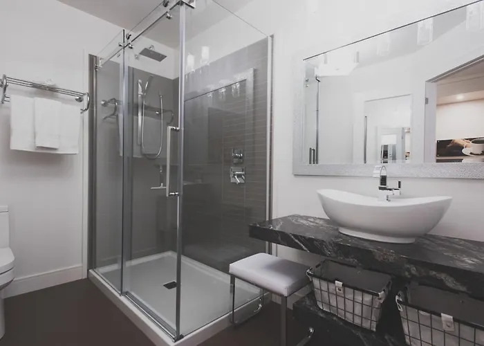 Ville-Marie Hotels