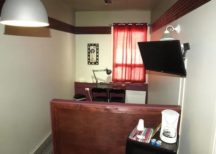 Auberge Internationale La Vieille Ecole Sainte Anne des Monts