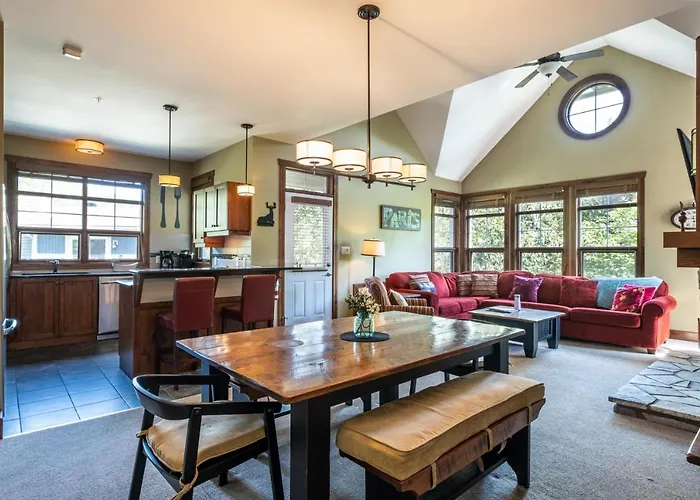 Pet friendly Les Eaux By Rendez-Vous Mont-Tremblant Apartment
