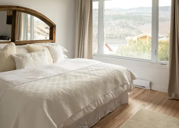 Spacious 2 Bdr With Lake And Mountain View 414 Mont-Tremblant acceptant les animaux