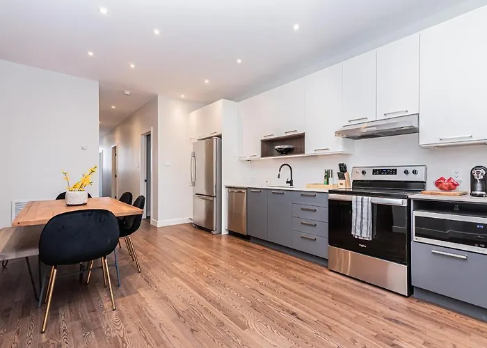 Vast And Perfectly Located 3 Bedroom Flat By Denstays Montreal admite animales
