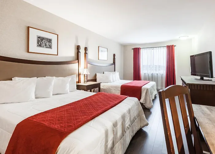 Quebec City 3 Star Hotels near Terrasse Dufferin