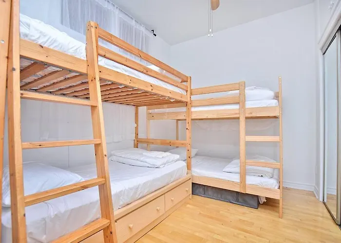 Nordik Townhouse With Hot Tub, Fireplace & Gazebo! Villa Montréal