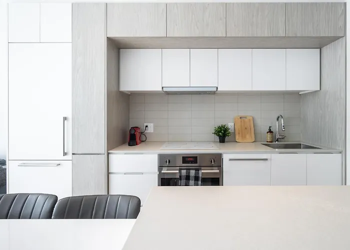 Luxury 2 Bedroom Condo In Downtown Montreal