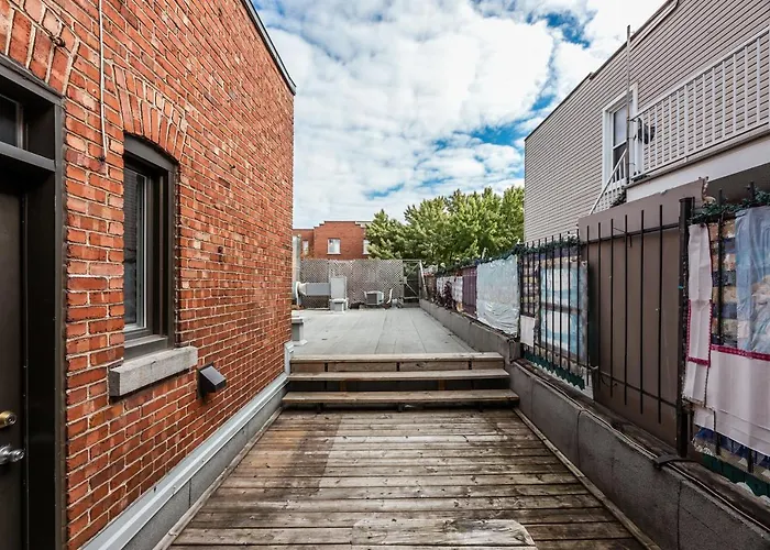 Fully Equipped & Spacious 2 Bedroom Apartment Montreal