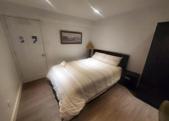 Beautiful Room 4Mins From Gatineau-Ottawa Airport