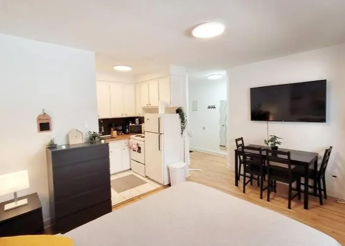 Cozy Lovely & Fully Functional Nest In Mtl Core Villa Montréal