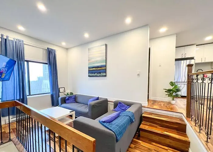 3 Bedrooms Townhome With Garage Dt Mtl Montreal