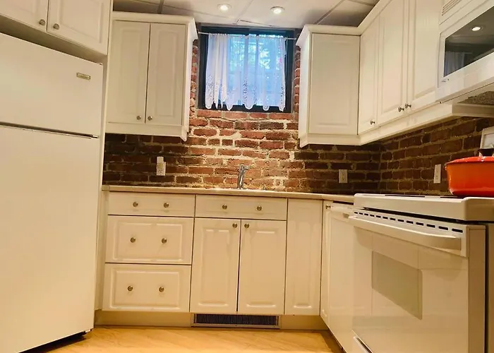 Cozy 2 Bedroom Parking, Ac, Monkland Montréal que aceita animais de estimação