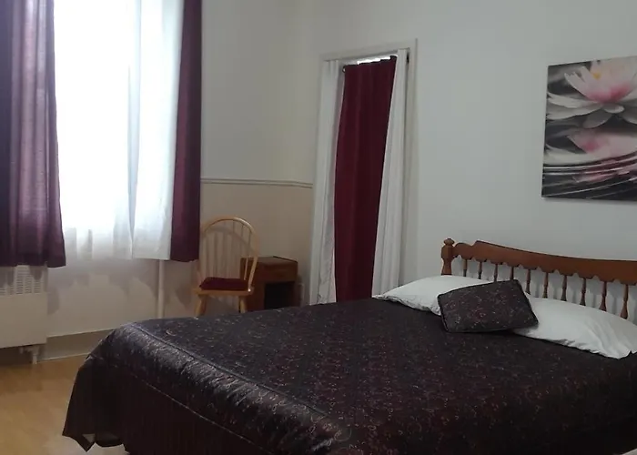 MHotel Domaine l'Envolée- Maison Fleurie Victoriaville