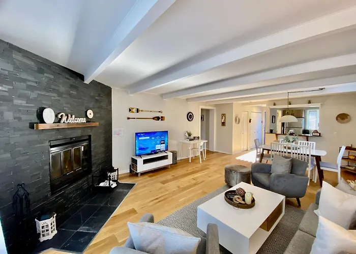 Mountain View Fully Renovated 6-8 People Condo Mont-Tremblant