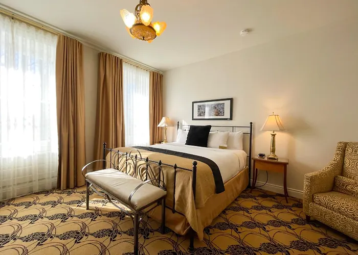 Quebec City hotels near Lower Town