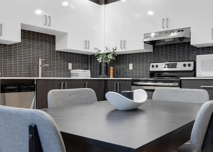 Liv Mtl Chic Spacious 4Br Rooftop Suite Near Downtown Montréal