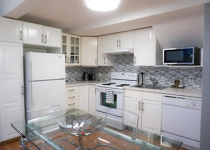 Huisdiervriedelijke Free Parking - Great 1Br Near Henri Bourassa Metro Appartement Montréal