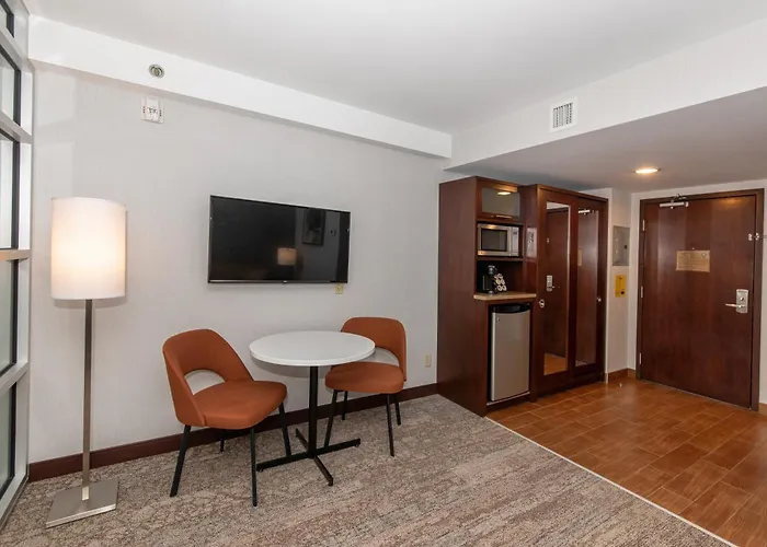 Val-d'Or hotels near La cite de l'or