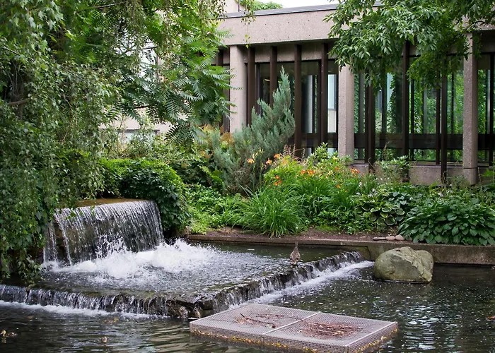 Hôtels à côté de Parc La Fontaine