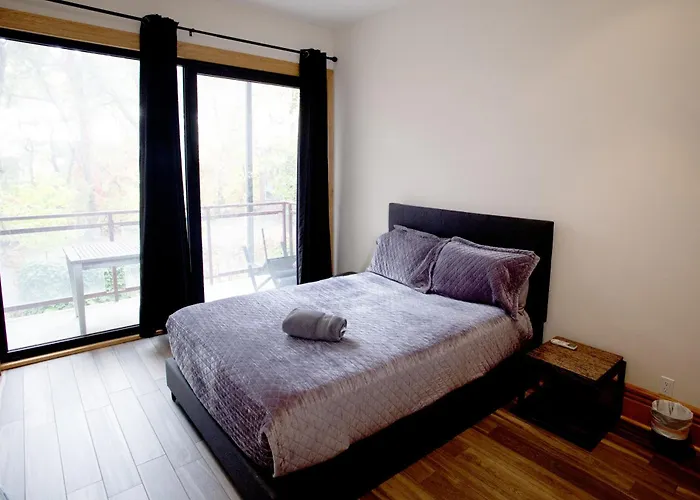 Spacious Downtown Montreal Apartment, 4Br-2Ba,Free Wifi admite animales