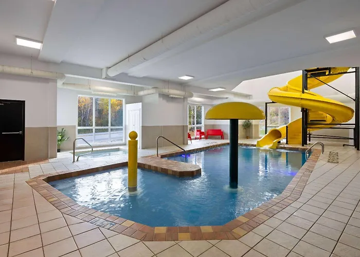 Super 8 By Wyndham Sainte Agathe Des Monts Hotel