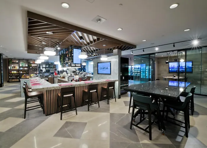 Boutique Sheraton Laval Hotel