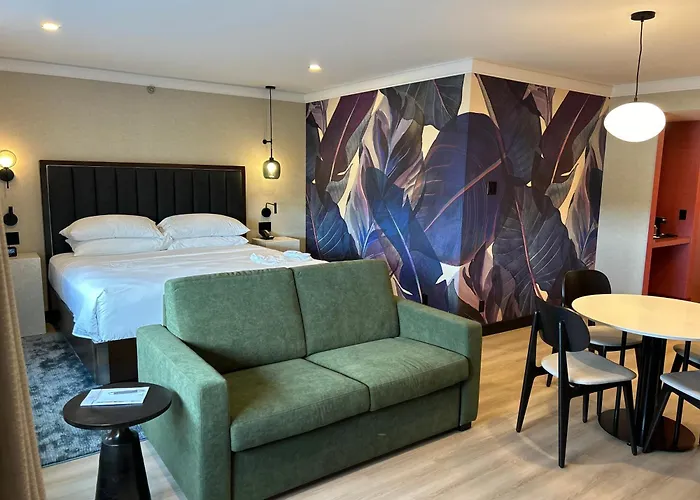 Hoteles en Laval