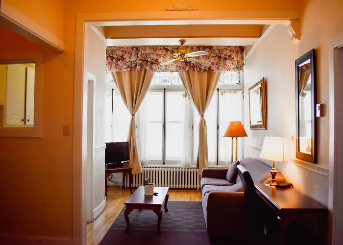Hotel Terrasse Dufferin Quebec City