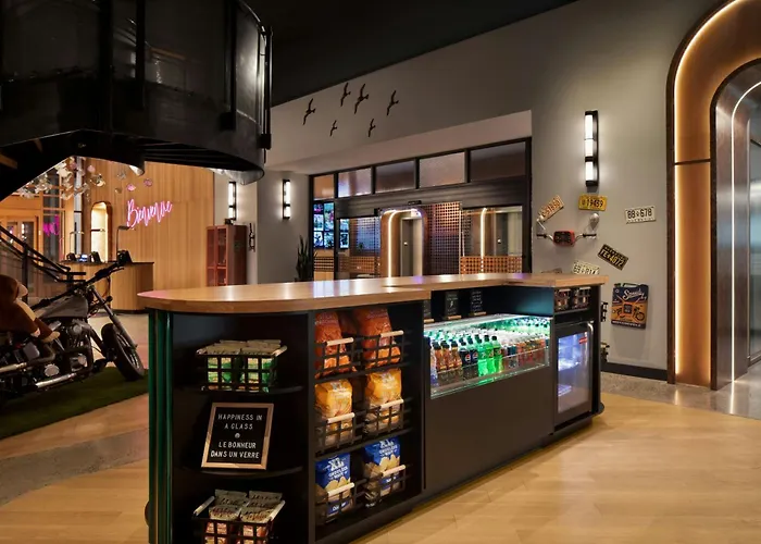 Moxy Montreal Downtown Hotel