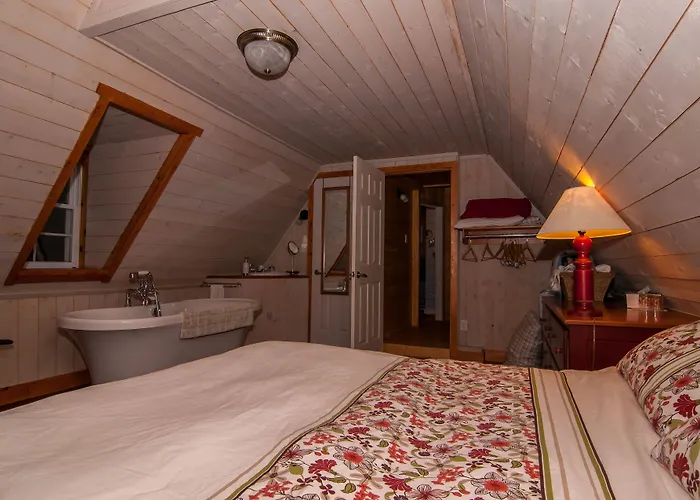 Gîte et Centre de Santé Au Coin De La Berge B&B&Wellness Centre Percé
