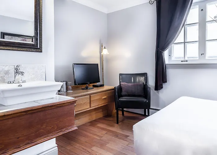 Hotel Louisbourg Quebec City