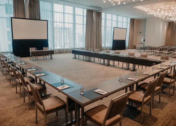 Homewood Suites By Hilton Montreal Midtown