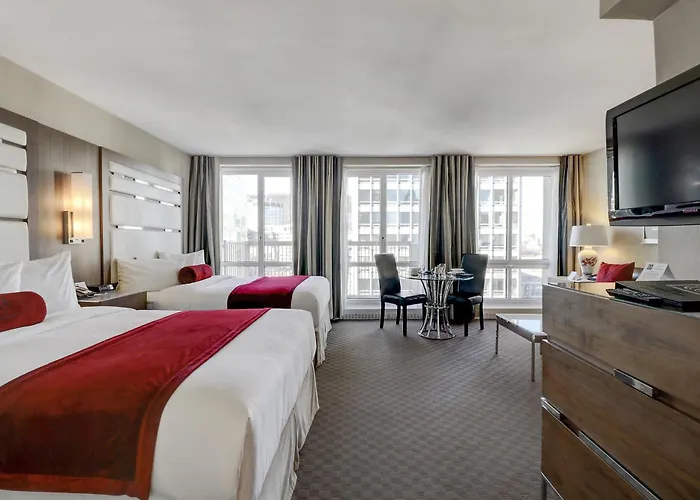 Montreal hotels near Dorchester Square