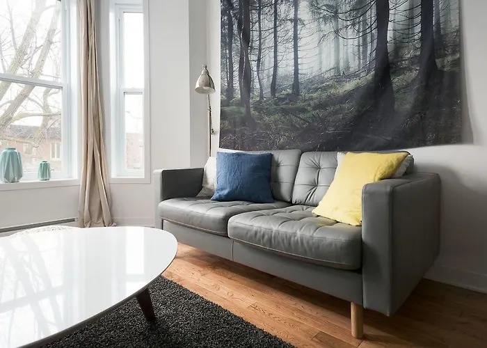 Two-Bedroom On Rue Saint-Hubert Montreal