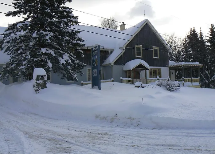 Auberge De La Tour Et Spa Magog