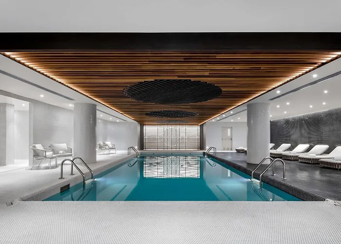 Montreal Hotels With Pool