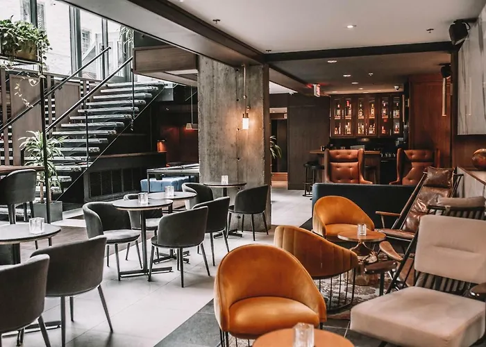 Montreal Guest Houses near Mount Royal Park