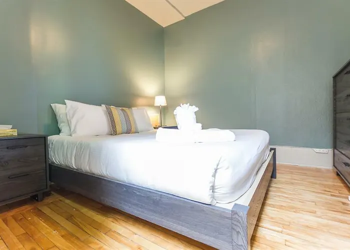 Pet friendly Spacious 4Br In Plateau By Sonder Montreal