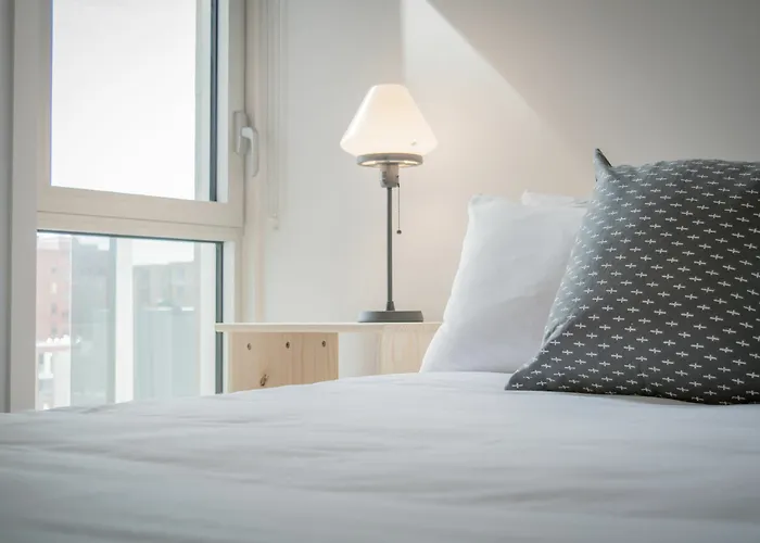 Hotel Sunny 2Br In Festival Quarter By Sonder Montréal